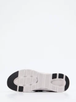 Skechers – Slip-On Sneaker aus Mesh in Schwarz