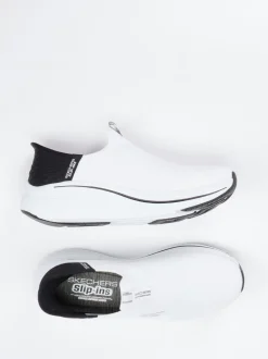 Skechers – Slip-On Sneaker aus gestricktem Textil weiß