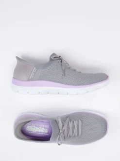 Skechers – Slip-On Sneaker aus Mesh-Textil grau