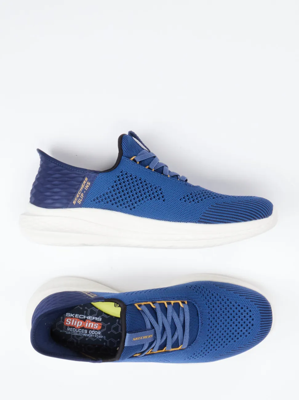 Skechers – Slip-On Sneaker aus gestricktem Textil blau