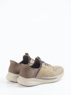 Skechers – Slip-On Sneaker aus Textil in Braun