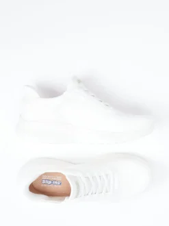 Skechers – Slip-On Sneaker aus Textil in Offwhite