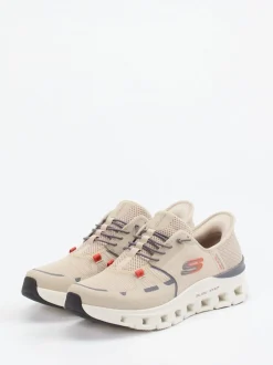 Skechers – Slip-On-Sneaker aus Mesh in Sandbeige