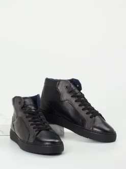 Sneaker high