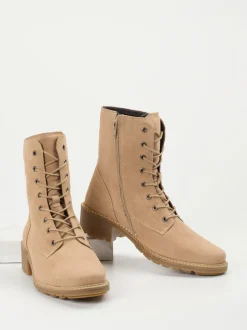 Solidus – Schnürboots aus Veloursleder beige