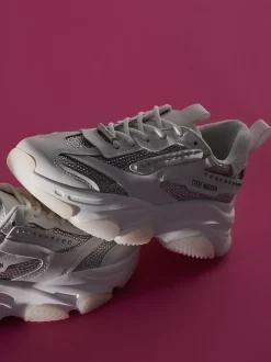 Steve Madden – Chunky Sneaker aus Metallicleder weiß