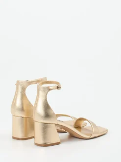 Steve Madden – Sandalette aus Metallicleder goldfarben
