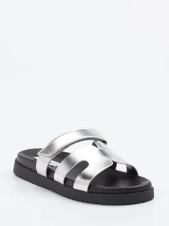 Steve Madden – Slides aus Synthetikleder in Silber
