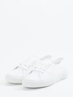 Superga – Low-Top Sneaker aus Textil mit Spitzenoptik