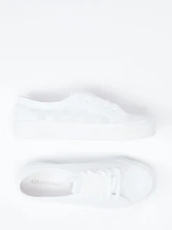 Superga – Low-Top Sneaker aus Textil mit Spitzenoptik
