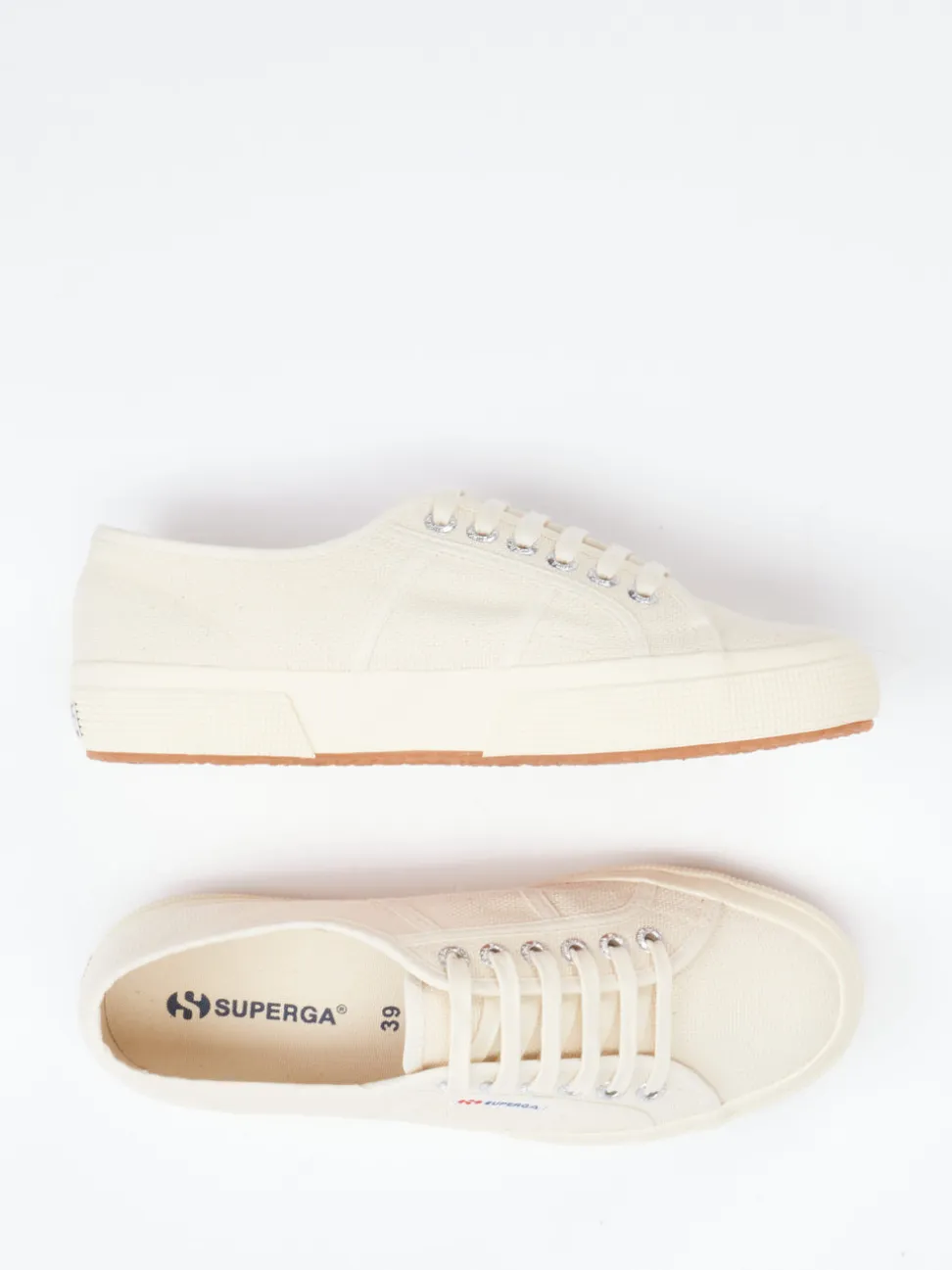 Superga – Sneaker aus Canvas in Cremebeige