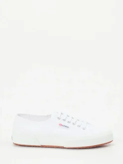Superga – Sneaker aus Canvas in Weiß