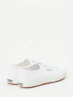 Superga – Sneaker aus Canvas in Weiß