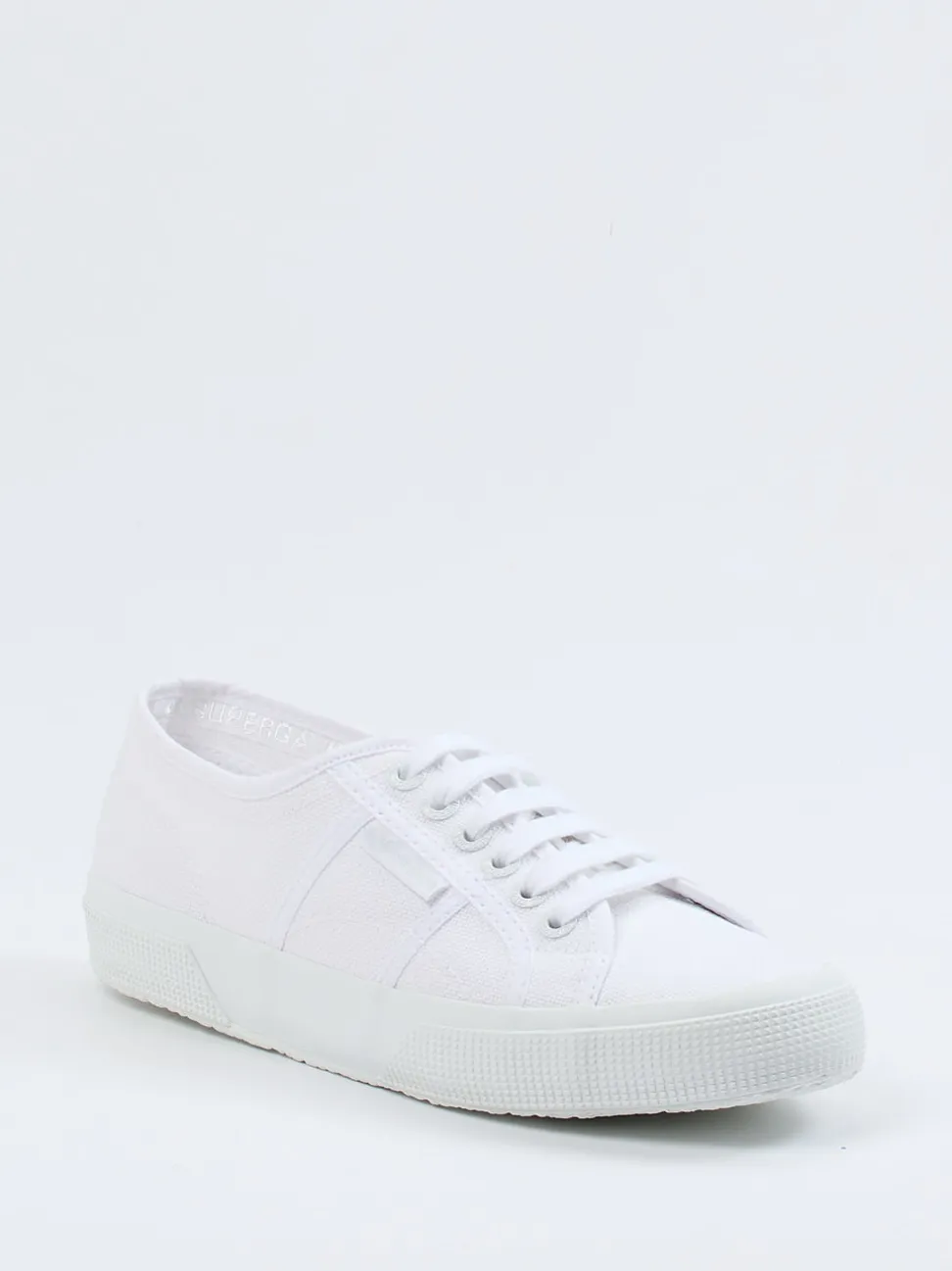 Superga – Sneaker aus Canvas in Weiß
