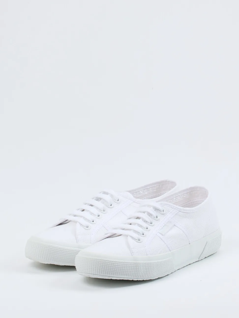 Superga – Sneaker aus Canvas in Weiß