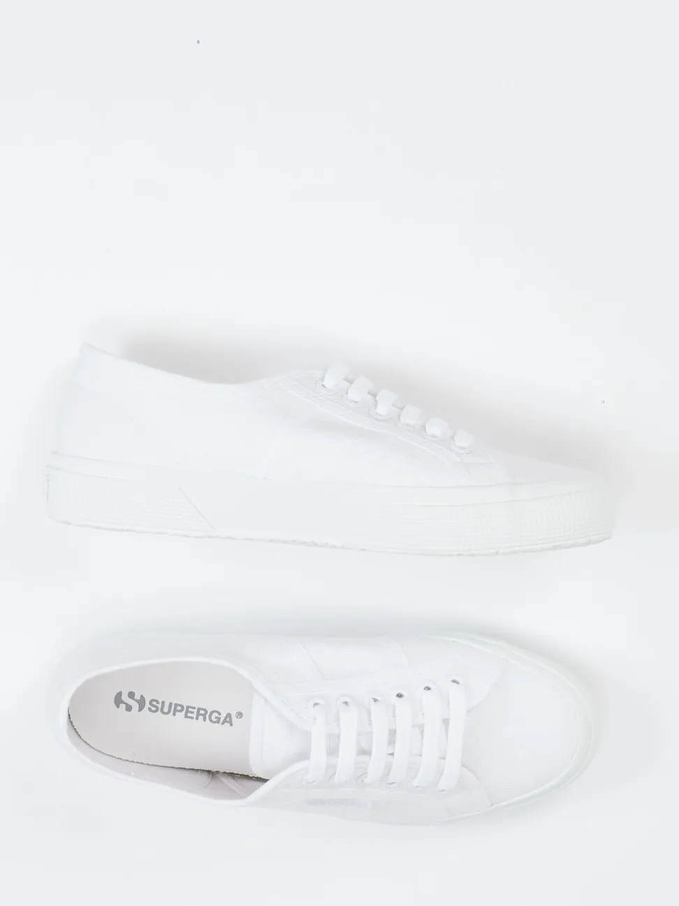 Superga – Sneaker aus Canvas in Weiß