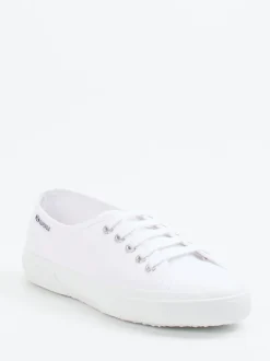 Superga – Sneaker aus Canvas in Weiß