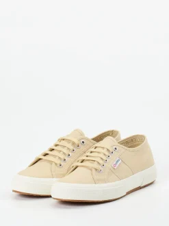 Superga – Sneaker aus Canvas in Beige