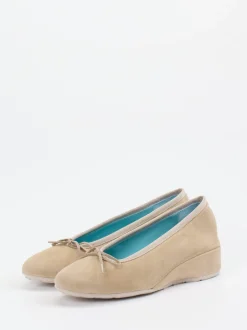Thierry Rabotin – Ballerinas aus Veloursleder Beige