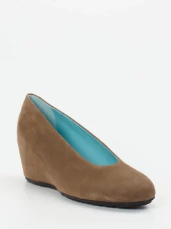 Thierry Rabotin – Keilpumps aus Veloursleder braun