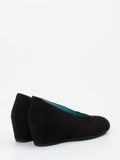 Thierry Rabotin – Keilpumps aus Veloursleder schwarz