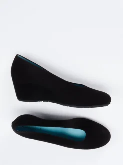 Thierry Rabotin – Keilpumps aus Veloursleder schwarz