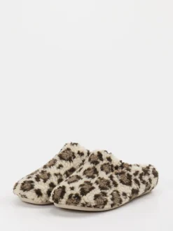 Thies – Hausschuhe aus Textil in Leoprint-Optik
