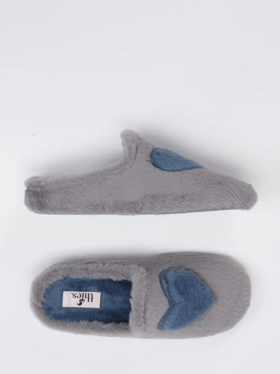 Thies – Pantoffeln aus Textil in Grau mit Herzmotiv