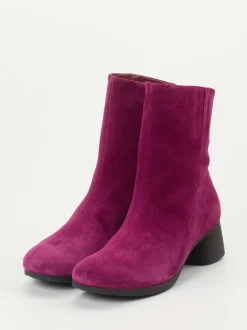 Think – Ankle Boots aus Veloursleder in Beerenrot