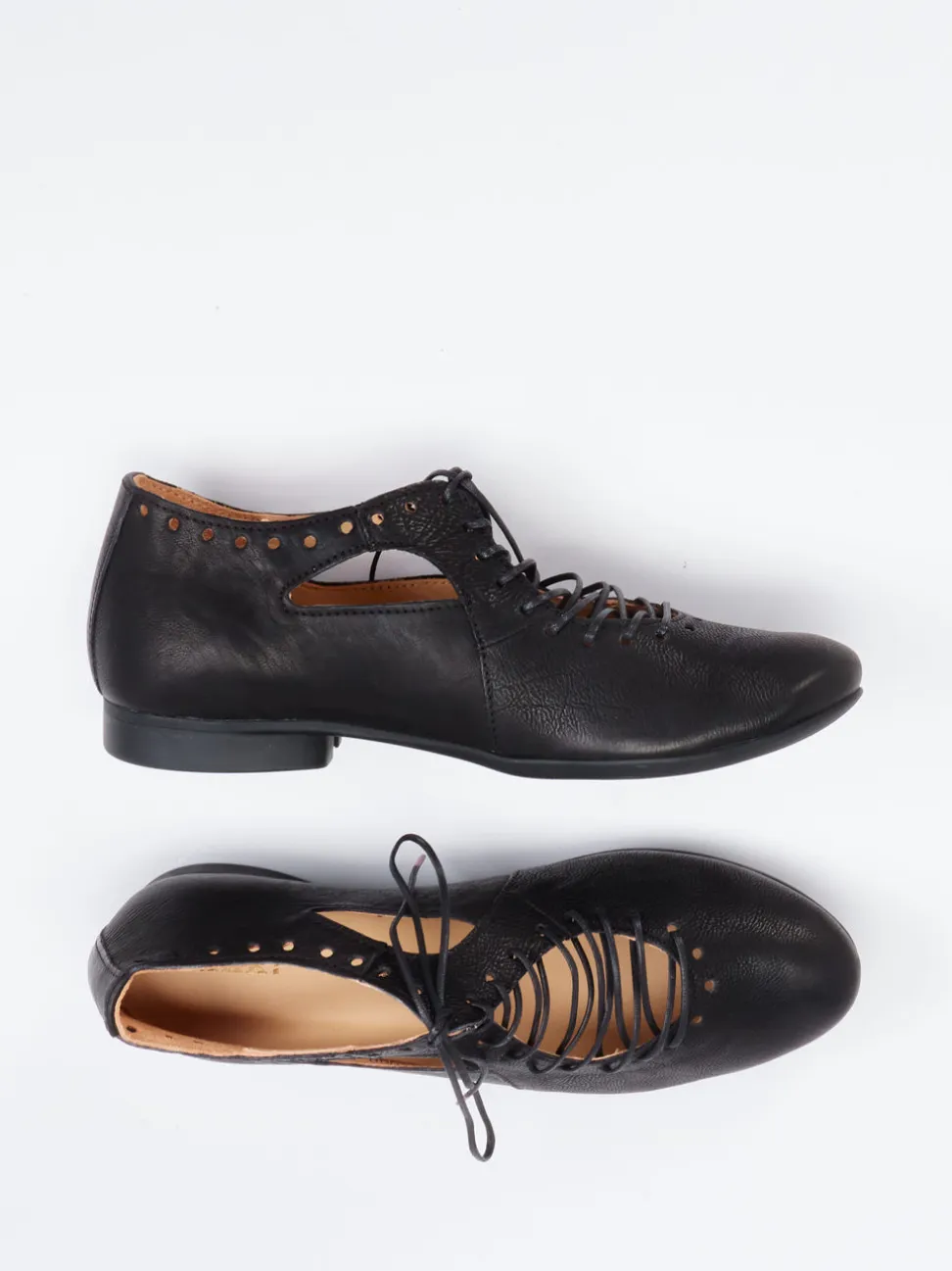 Think – Ballerinas aus Kalbleder Schwarz