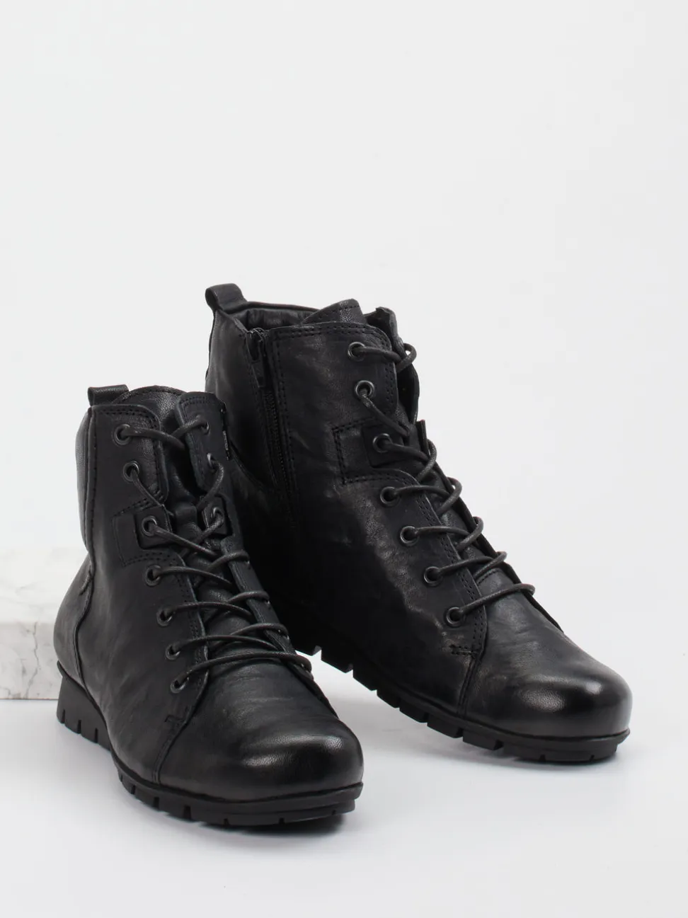 Think – Schnürstiefelette aus Ziegenleder Schwarz