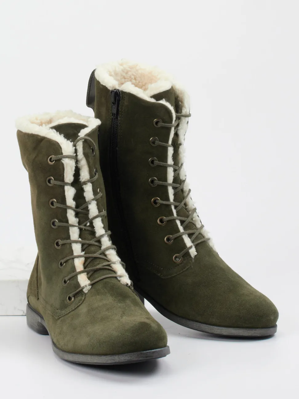 Think – Stiefeletten aus Veloursleder olivgrün
