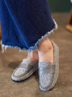 Tod's – Loafer aus Bouclé-Textil in Grau