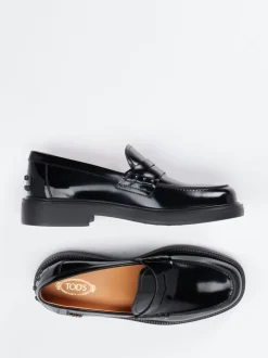 Tod's – Loafer aus Hochglanzleder schwarz