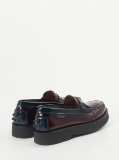 Tod's – Loafer aus Hochglanzleder in Bordeauxrot