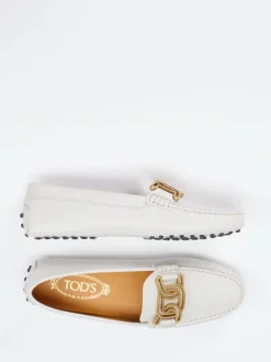 Tod's – Loafer aus Kalbleder mit Goldkette