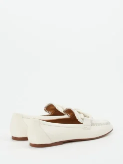 Tod's – Loafer aus Kalbleder in Cremeweiß