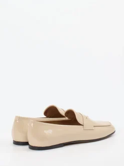 Tod's – Loafer aus Lackleder in Beige