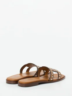 Tod's – Slides aus Kalbleder mit Nietenbesatz