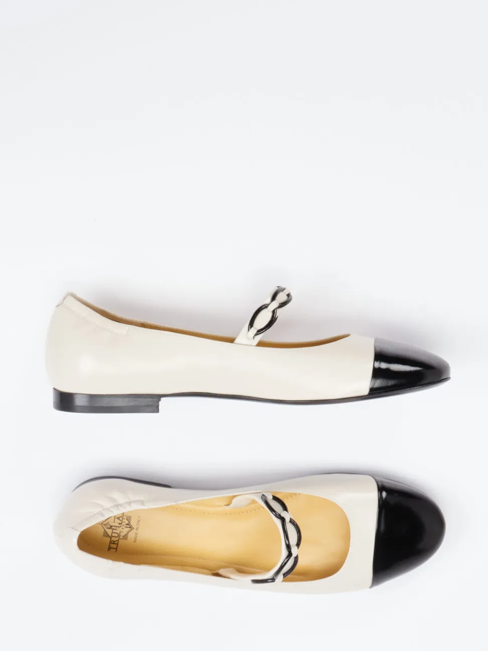 Truman's – Mary Jane Ballerinas aus Lackleder creme