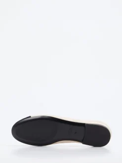 Truman's – Mary Jane Ballerinas aus Lackleder creme