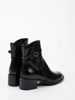 Truman's – Stiefelette aus Kalbleder schwarz glänzend
