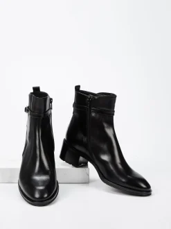 Truman's – Stiefelette aus Kalbleder schwarz glänzend