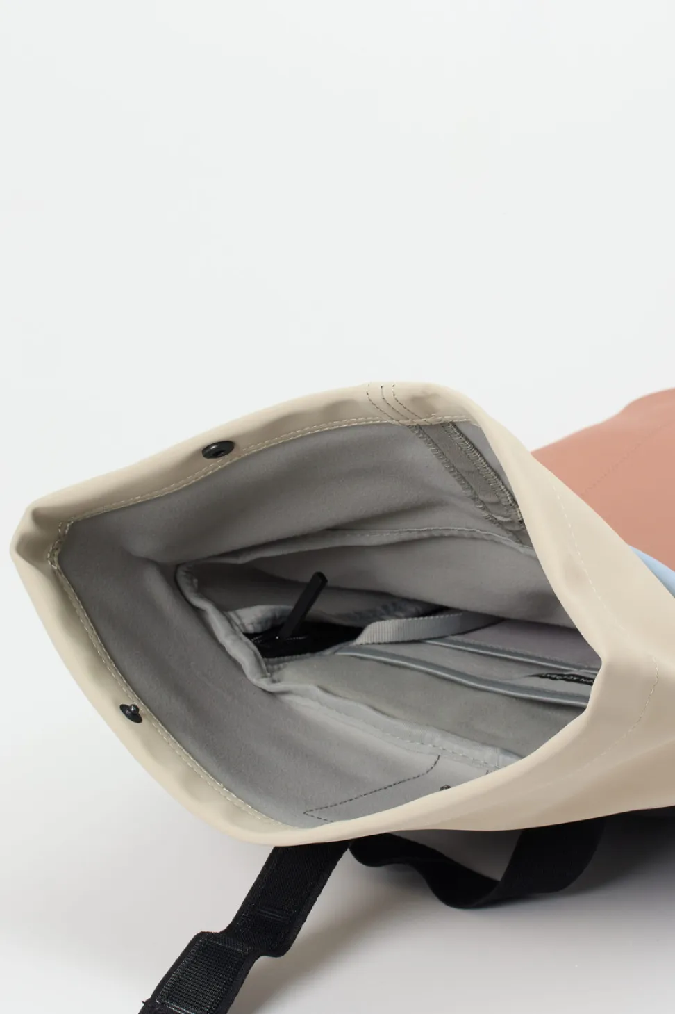 Ucon Acrobatics – Rolltop-Rucksack aus Textil Terrakotta