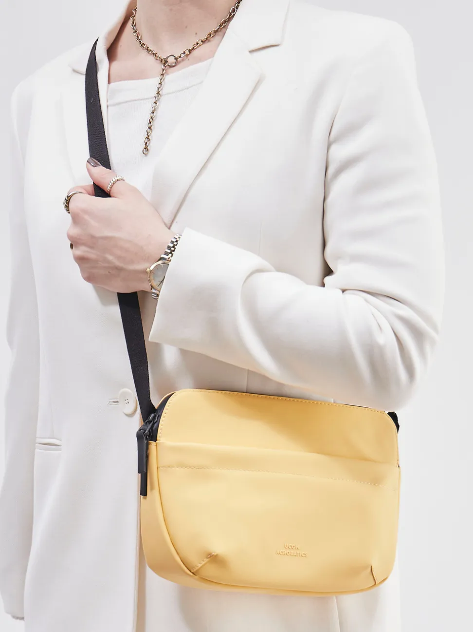 Ucon Acrobatics – Schultertasche aus Textil in Gelb