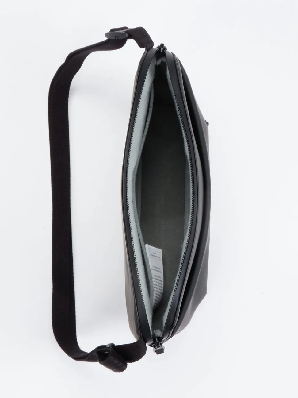 Ucon Acrobatics – Schultertasche aus Textil schwarz