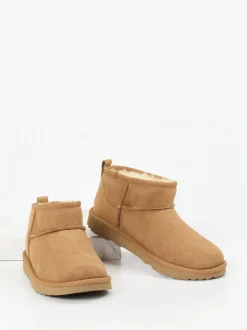 UGG – Ankle Boots aus Veloursleder karamellbraun