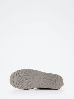 UGG – Chukka Boots aus Nubukleder sandbeige