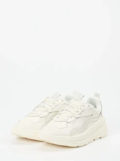 UGG – Chunky Sneaker aus Kalbleder in Cremeweiß