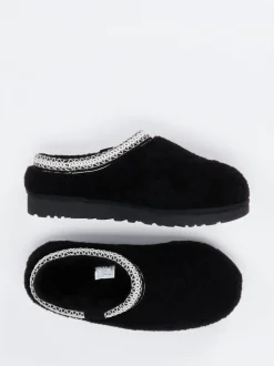 UGG – Hausschuh aus Fell in Schwarz mit Bouclé